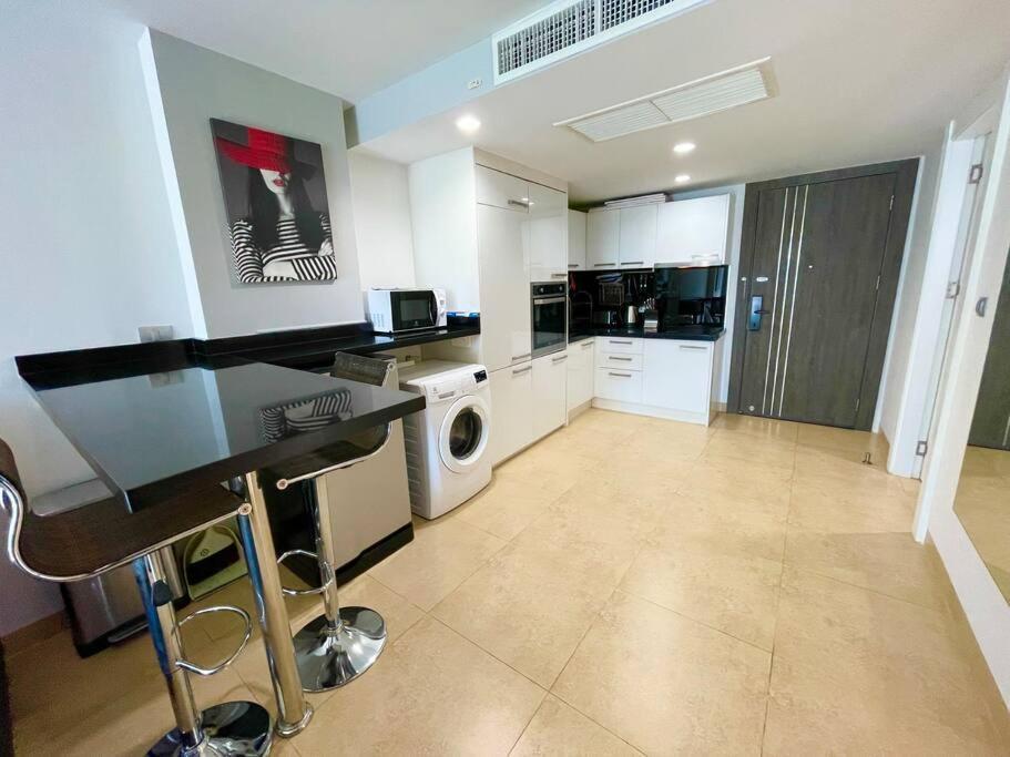 60Sqm Luxury 1 Bed - Pattaya City Centre - Centara Avenue Residences - 704 Экстерьер фото