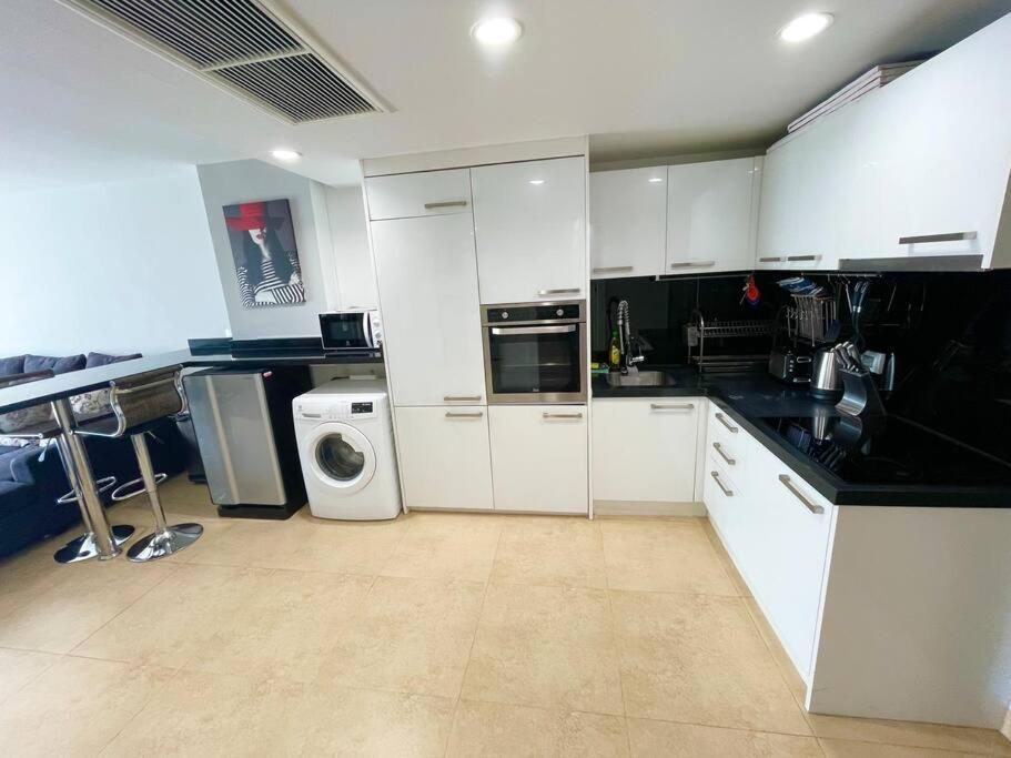 60Sqm Luxury 1 Bed - Pattaya City Centre - Centara Avenue Residences - 704 Экстерьер фото